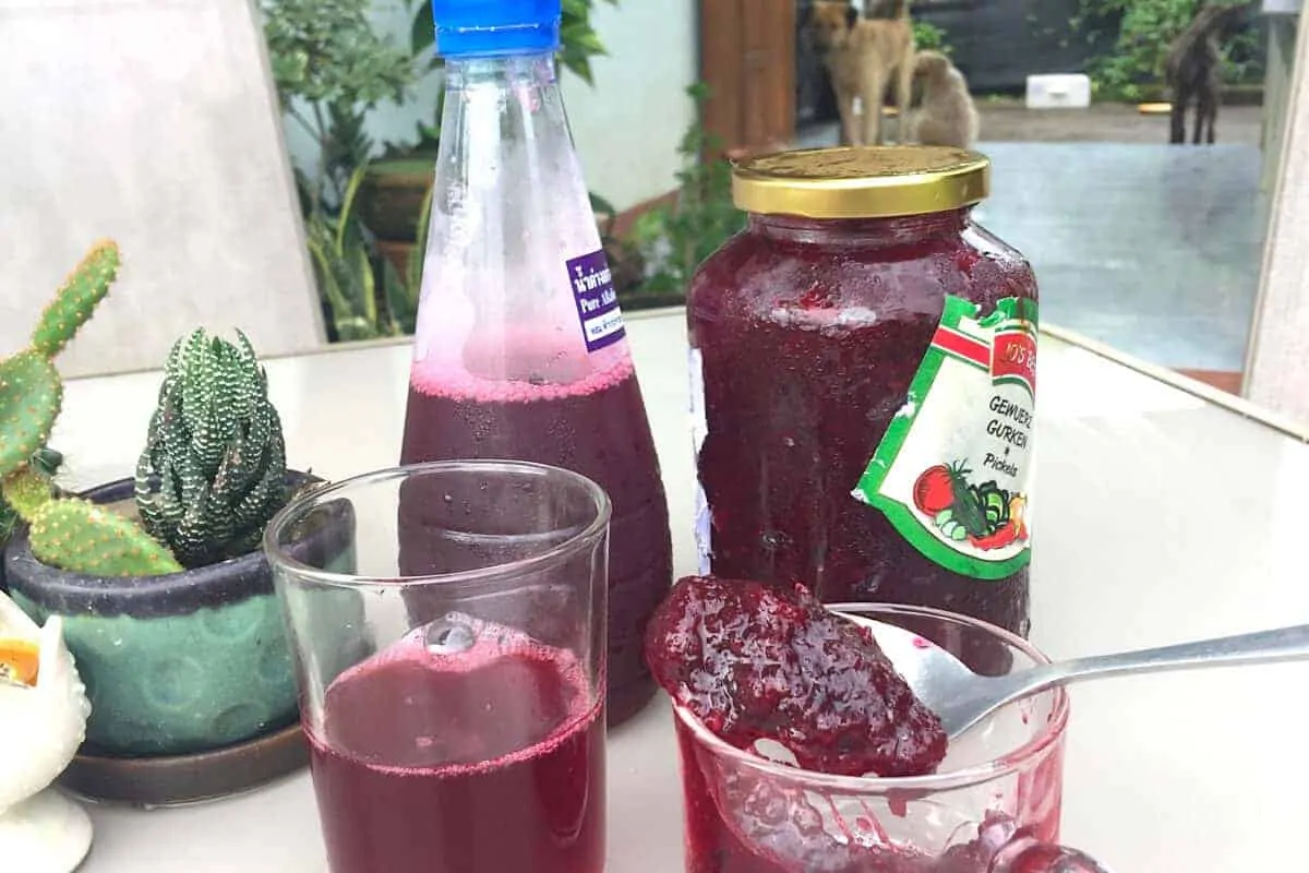 Jugo de Roselle La receta de mermelada de Rosella crea estos:)